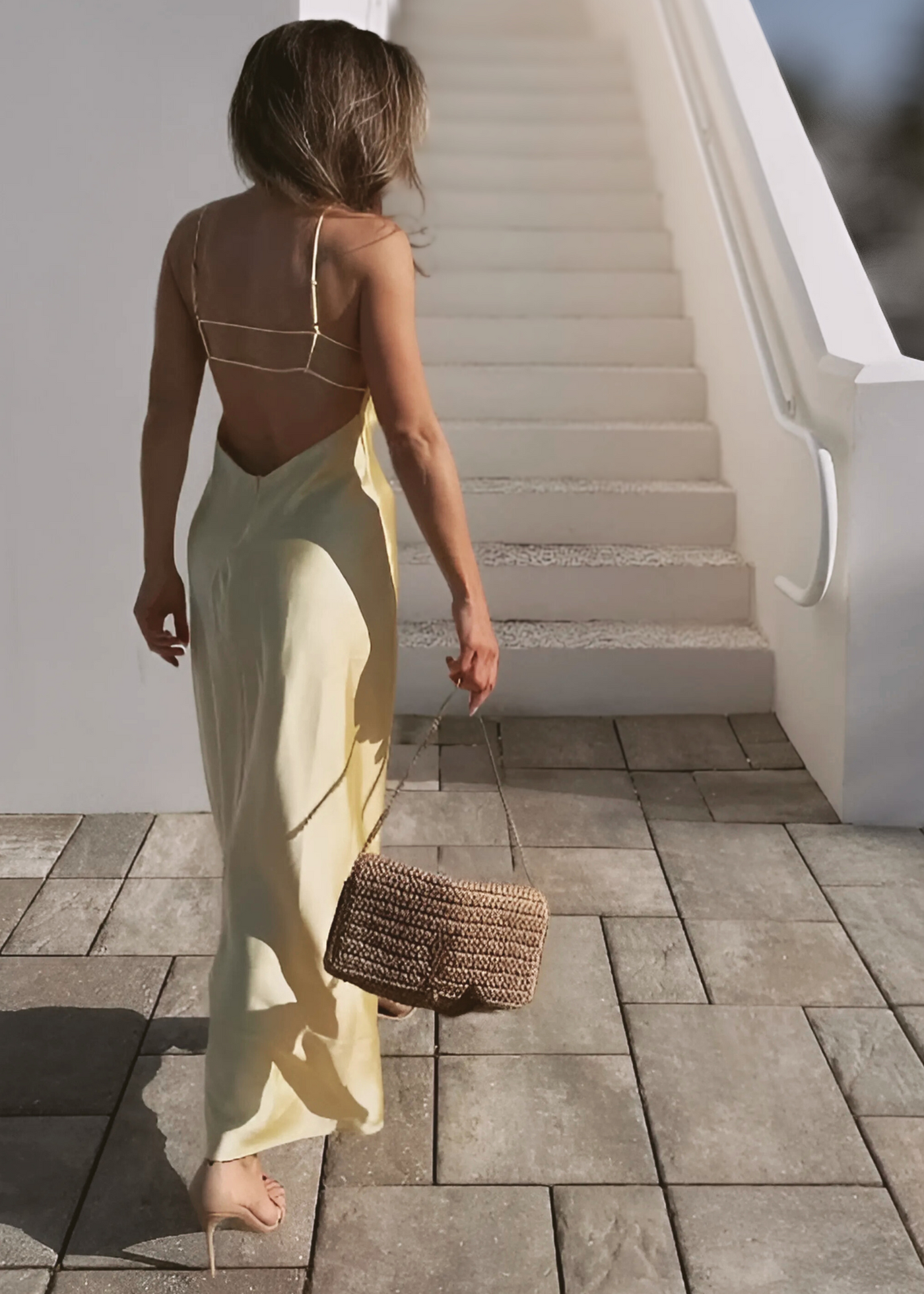 Robe satin longue – bretelles fines