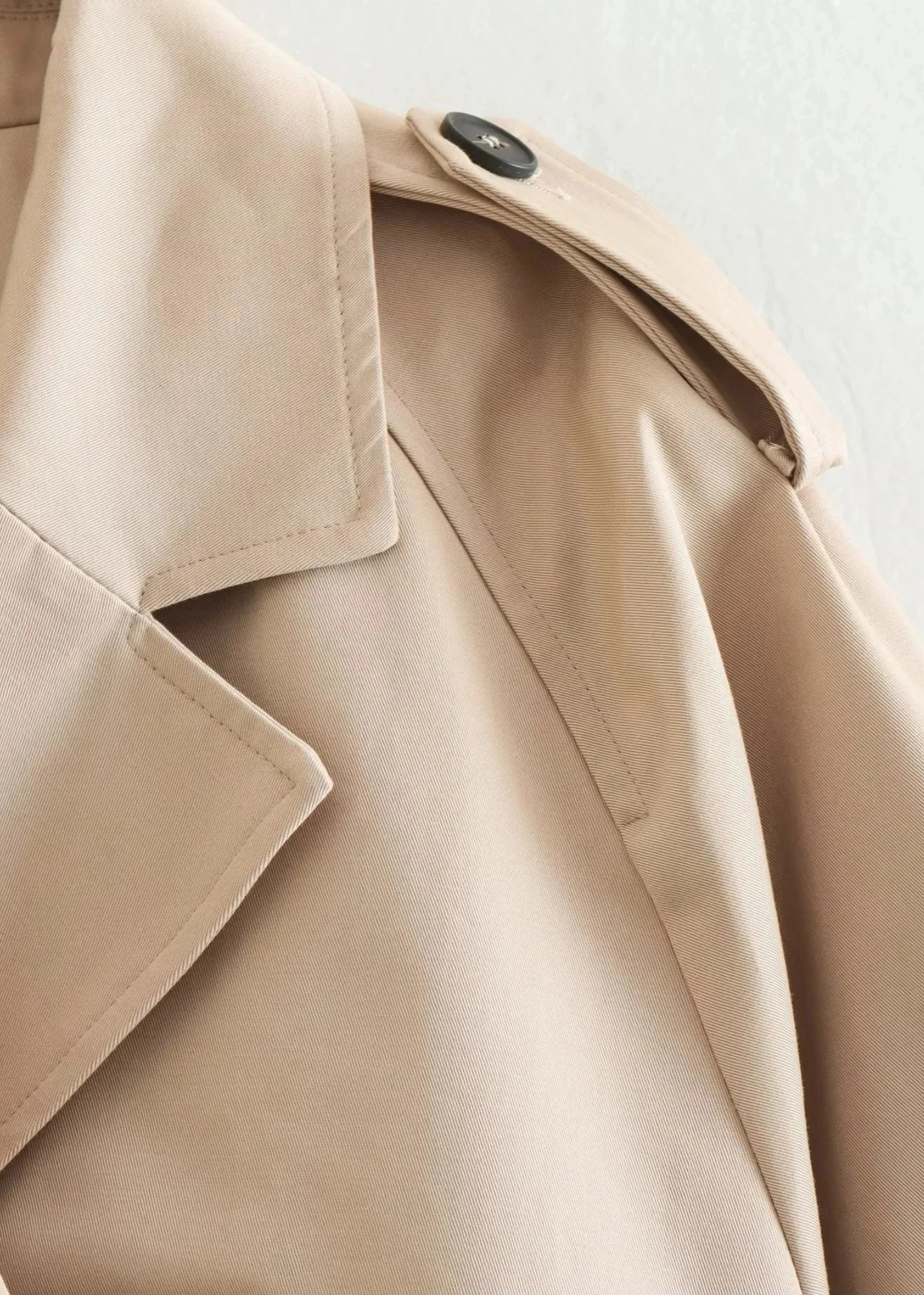 Trench court ceinturé – Beige sable