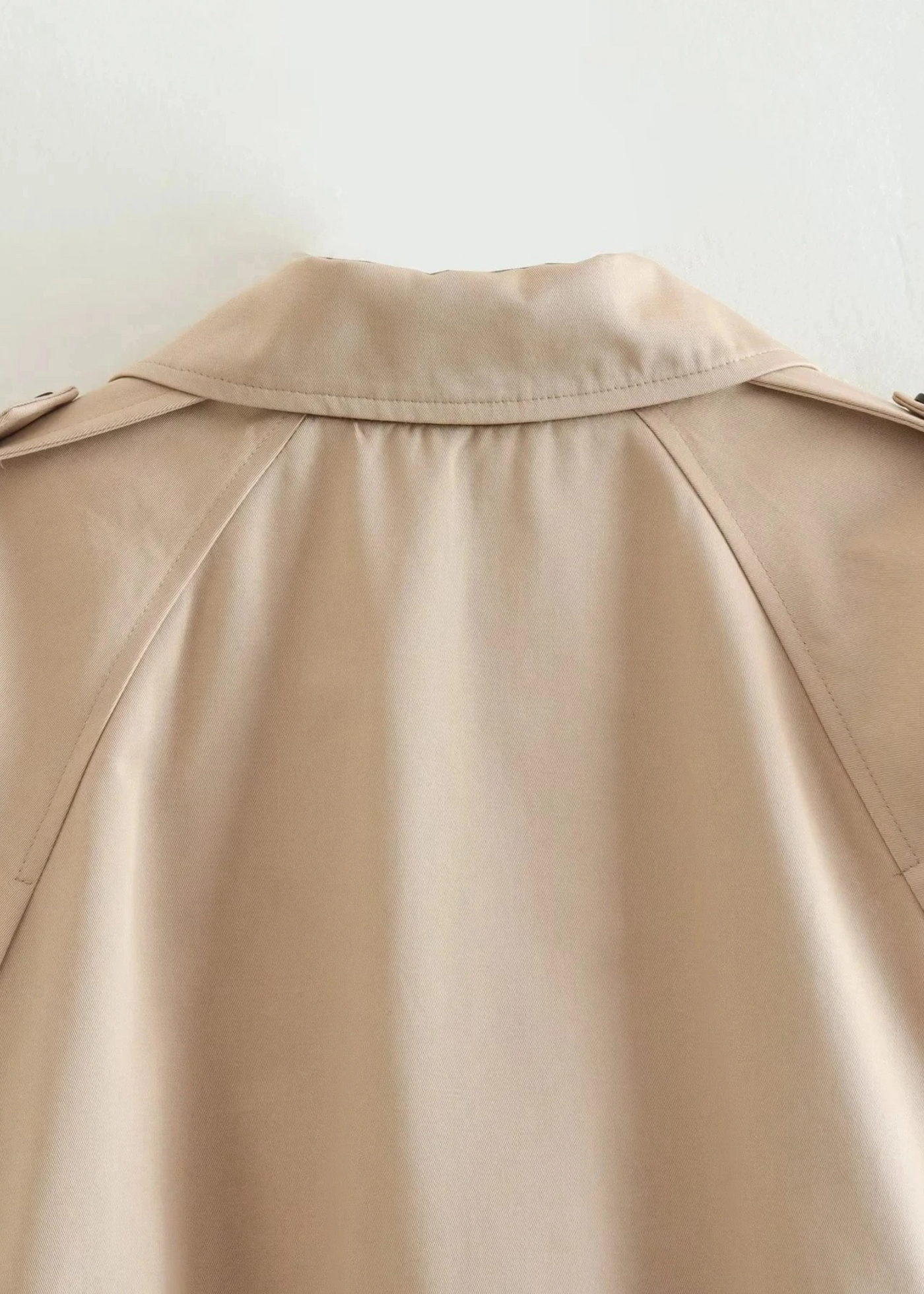 Trench court ceinturé – Beige sable